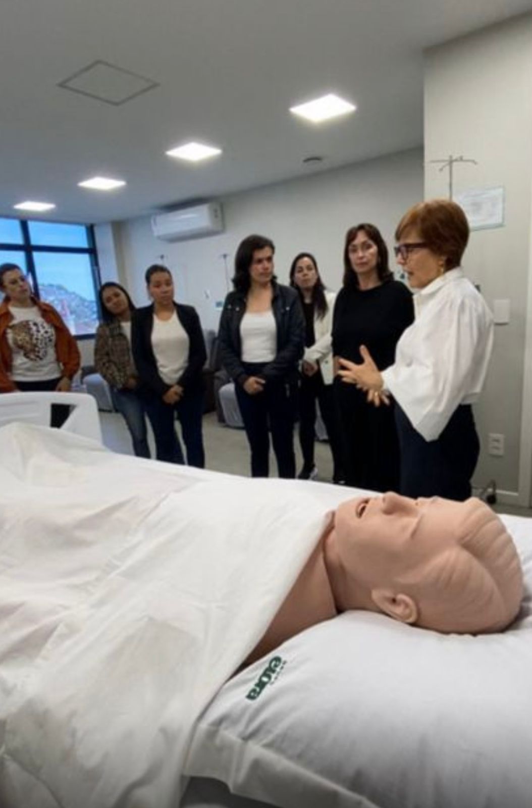 Grupo Elora realiza curso de Introdução ao Cuidado do Idoso e reforça compromisso com a formação em saúde